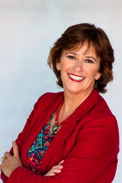 Nikki Visagie, estate agent