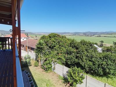 House For Sale in Fraaiuitsig, Klein Brak Rivier