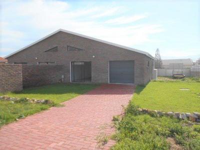 House For Sale in Fraaiuitsig, Klein Brak Rivier