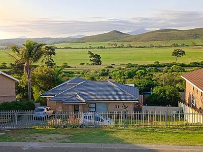 House For Sale in Fraaiuitsig, Klein Brak Rivier